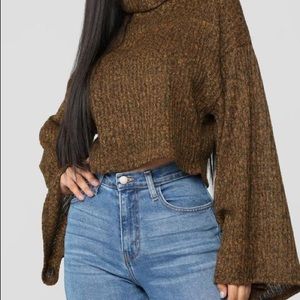 Beautiful flowy arm sweater. Plus size